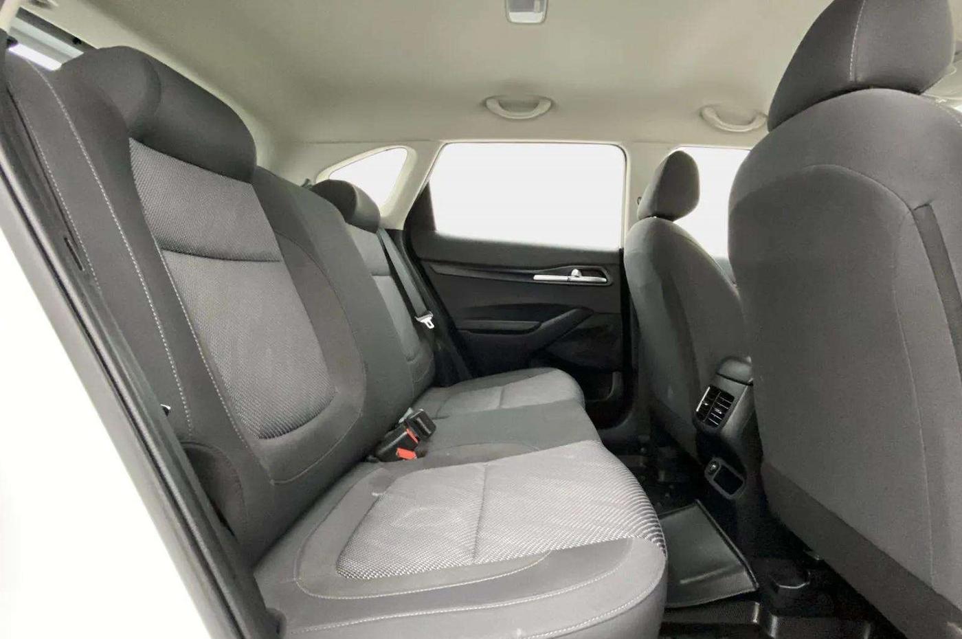 2022 KIA SELTOS HTK 1.5 PETROL, Petrol, Manual, 23,587 km, Right Side Rear Door Cabin