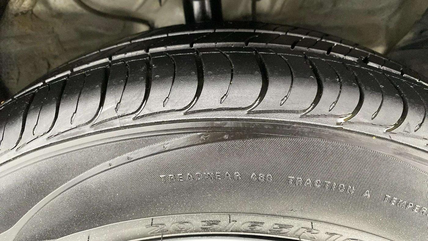 2022 KIA SELTOS HTK 1.5 PETROL, Petrol, Manual, 23,587 km, Right Front Tyre Tread