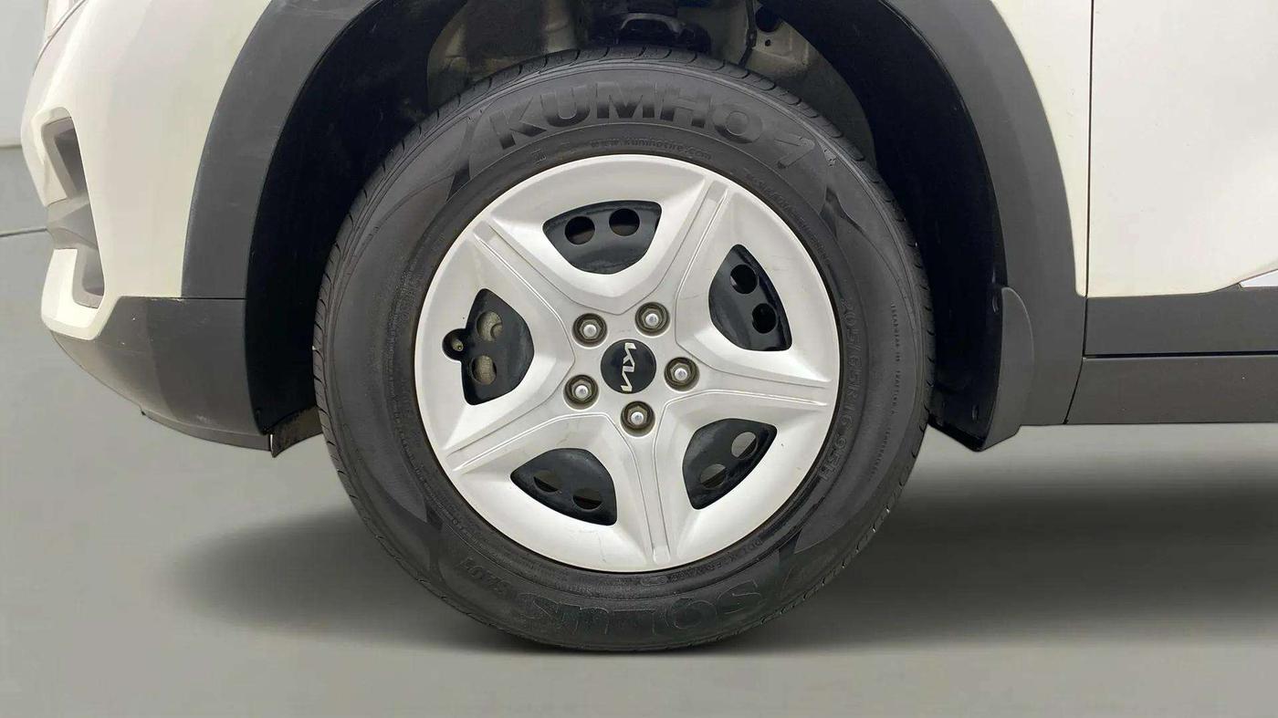 2022 KIA SELTOS HTK 1.5 PETROL, Petrol, Manual, 23,587 km, Left Front Wheel