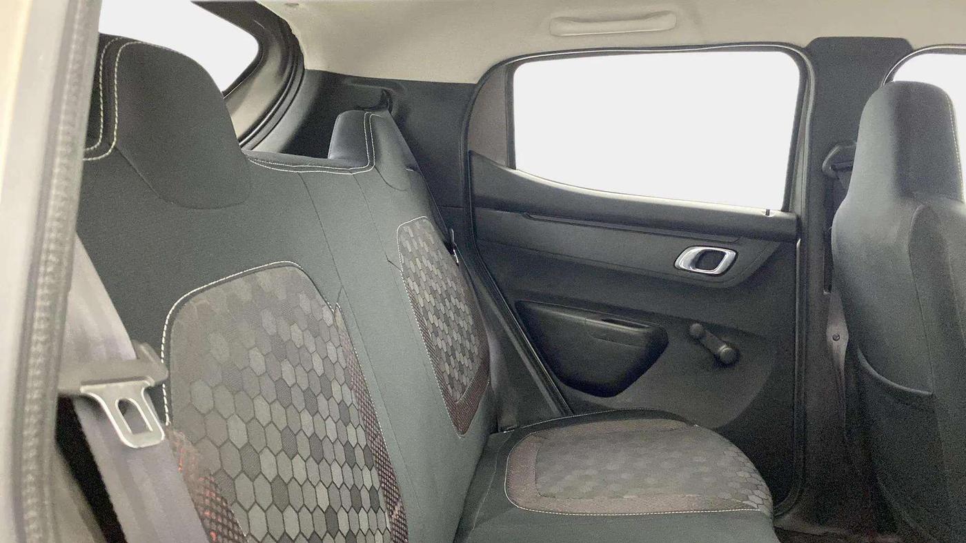 2019 Renault Kwid RXT 1.0 AMT (O), CNG, Automatic, 70,125 km, Right Side Rear Door Cabin