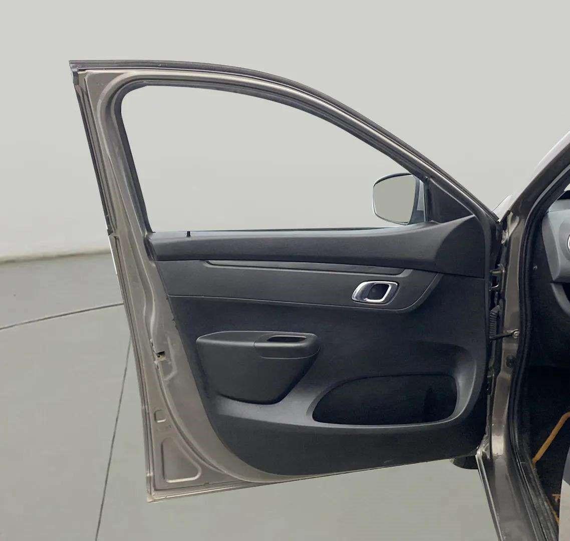 2019 Renault Kwid RXT 1.0 AMT (O), CNG, Automatic, 70,125 km, LHS Front Door