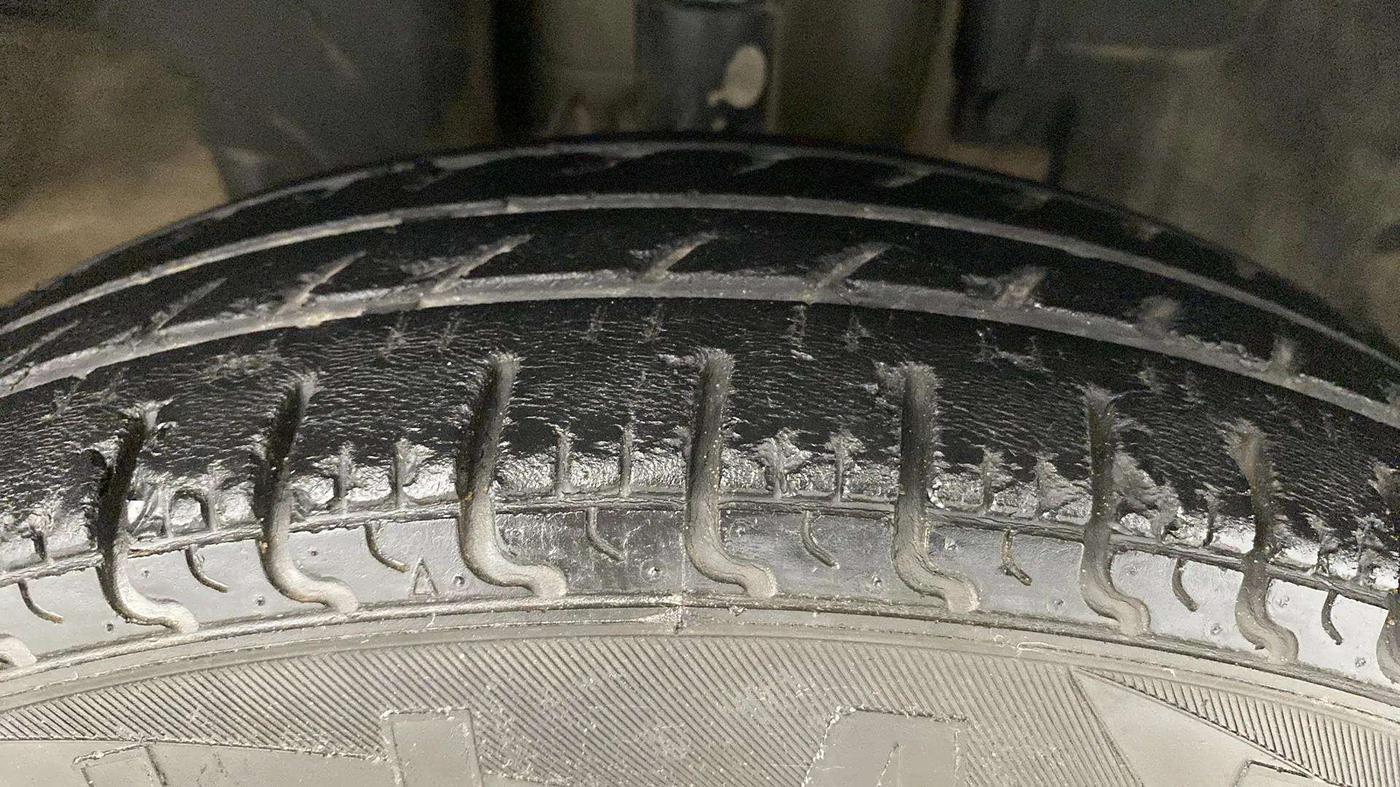 2019 Renault Kwid RXT 1.0 AMT (O), CNG, Automatic, 70,125 km, Right Front Tyre Tread