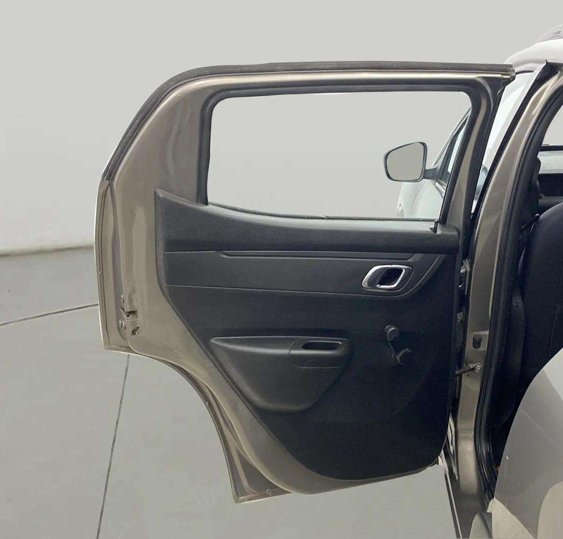 2019 Renault Kwid RXT 1.0 AMT (O), CNG, Automatic, 70,125 km, LHS Rear Door