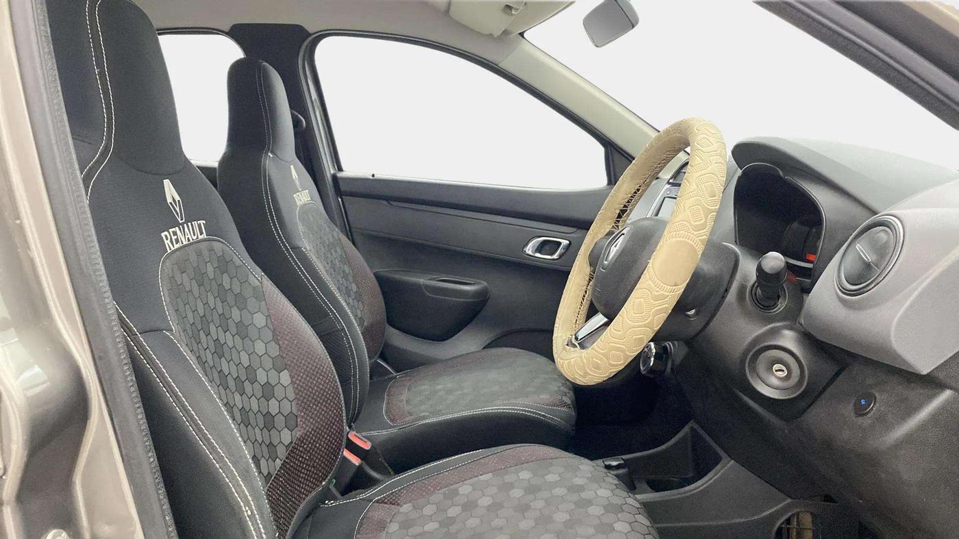 2019 Renault Kwid RXT 1.0 AMT (O), CNG, Automatic, 70,125 km, Right Side Front Door Cabin