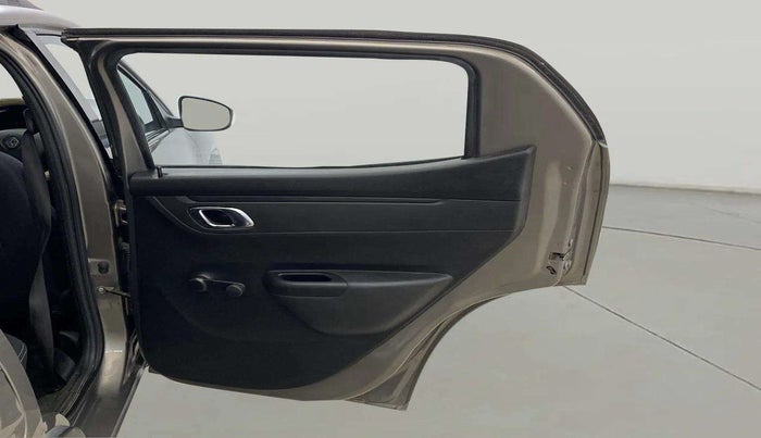 2019 Renault Kwid RXT 1.0 AMT (O), CNG, Automatic, 70,326 km, RHS Rear Door