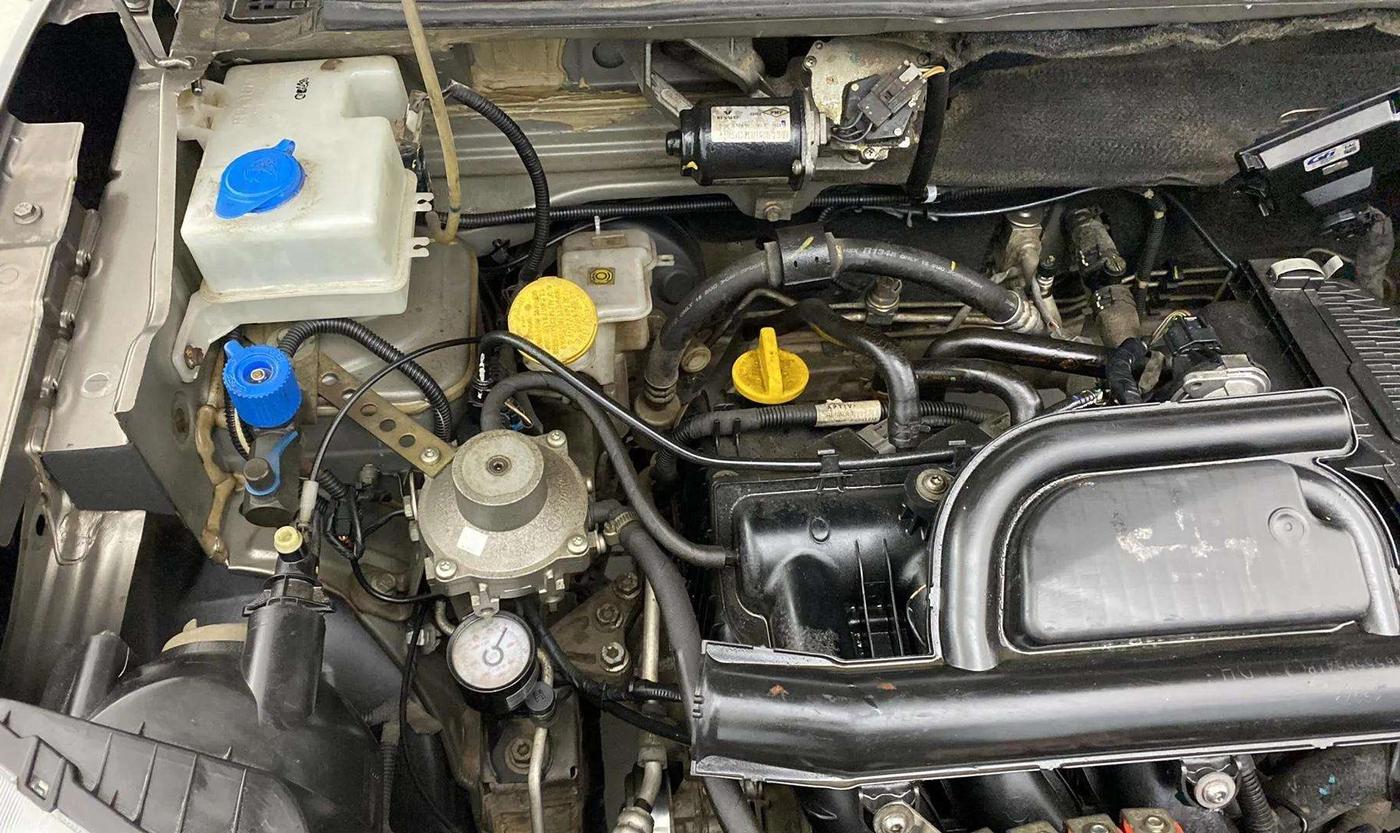 2019 Renault Kwid RXT 1.0 AMT (O), CNG, Automatic, 70,125 km, Engine View - Right