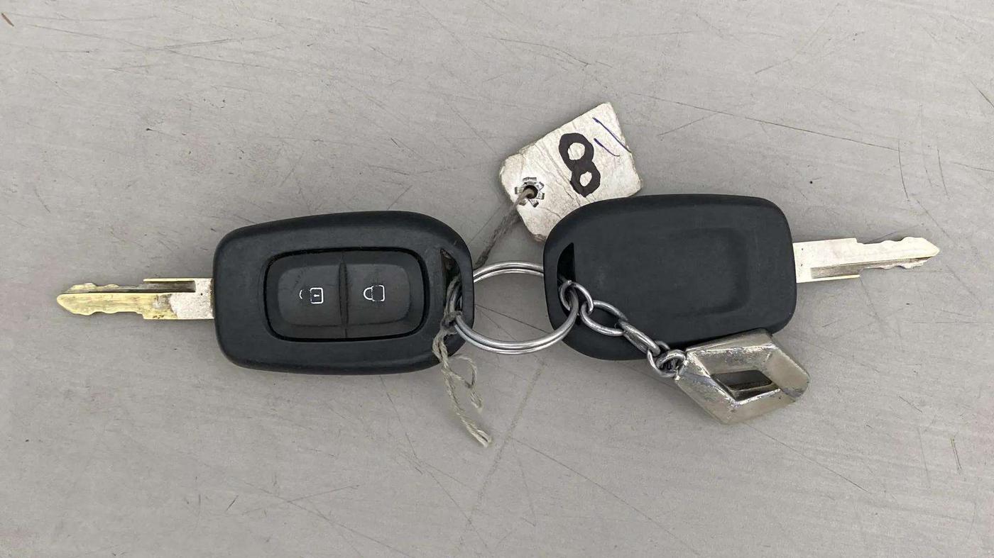 2019 Renault Kwid RXT 1.0 AMT (O), CNG, Automatic, 70,125 km, Key Close Up
