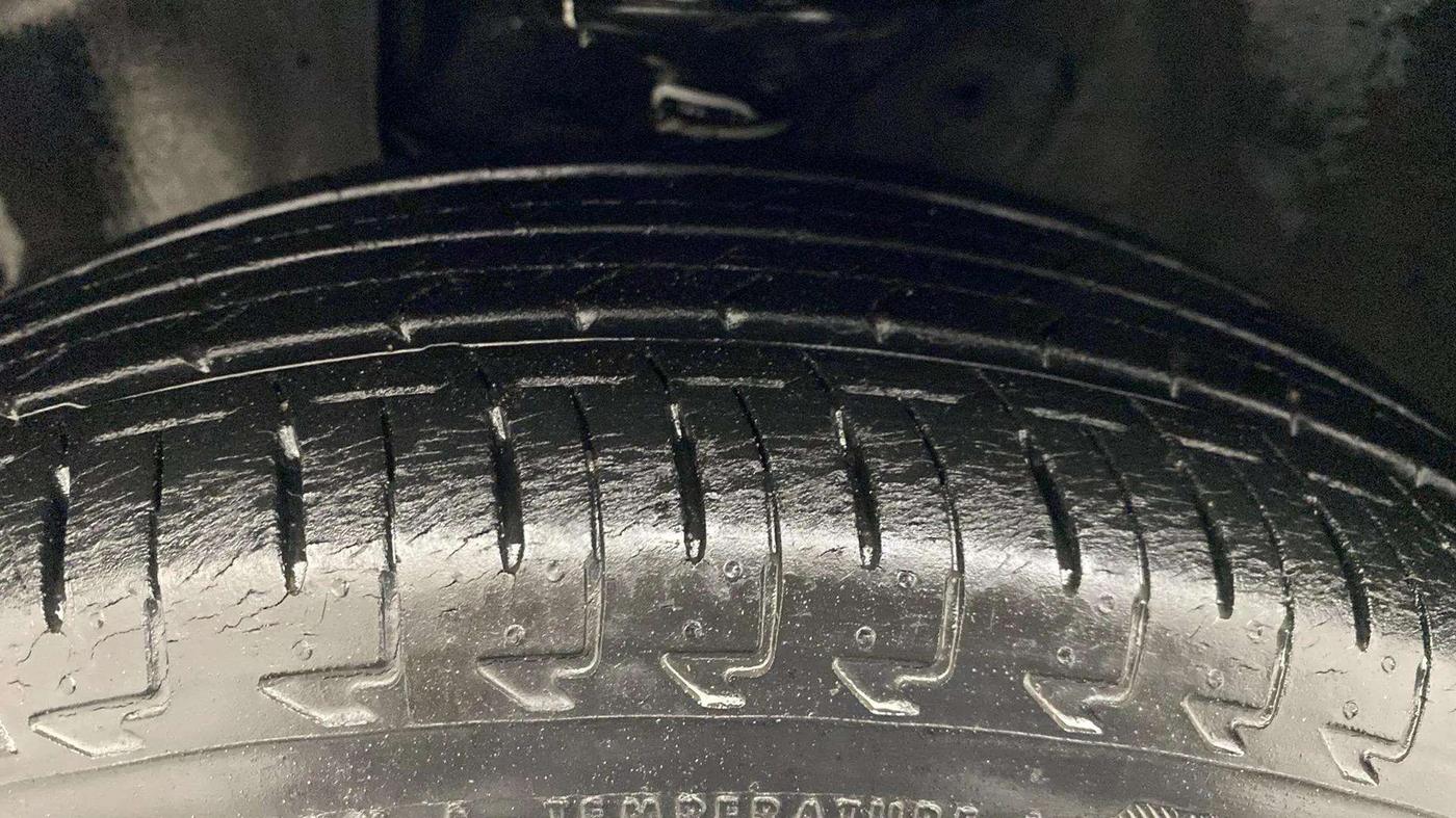 2017 Maruti IGNIS DELTA 1.2, Petrol, Manual, 13,273 km, Left Front Tyre Tread