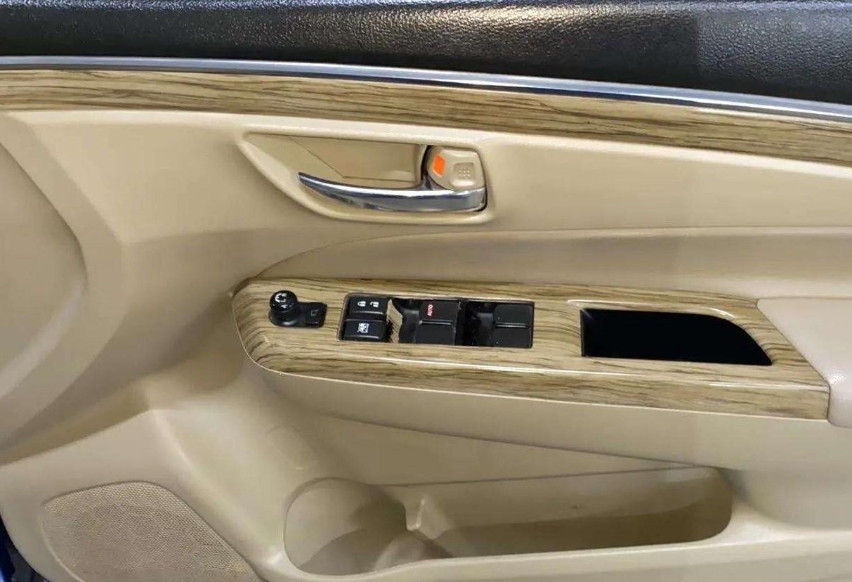 2018 Maruti Ciaz ALPHA  AT 1.5 SHVS PETROL, Petrol, Automatic, 54,077 km, Driver Side Door Panels Control