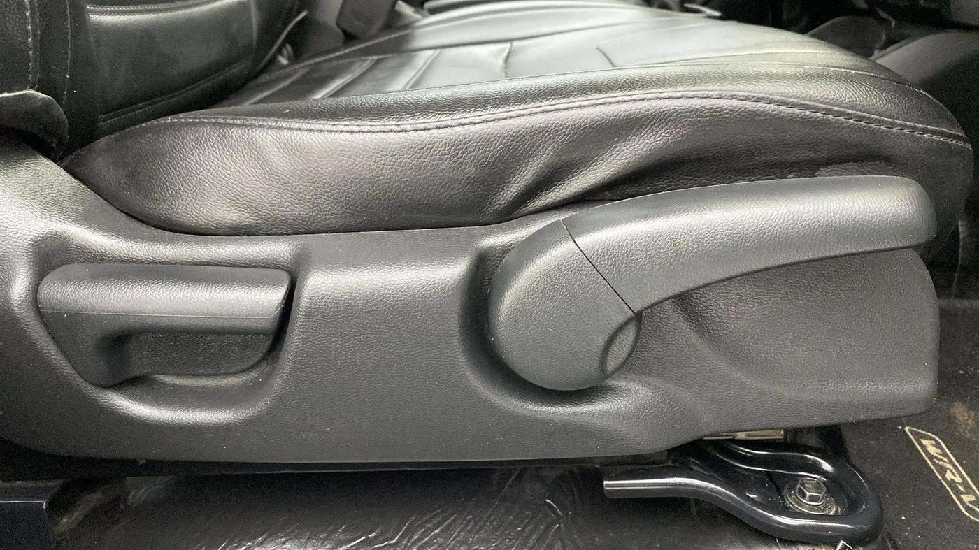 2018 Honda WR-V 1.5L I-DTEC VX MT, Diesel, Manual, 50,714 km, Driver Side Adjustment Panel