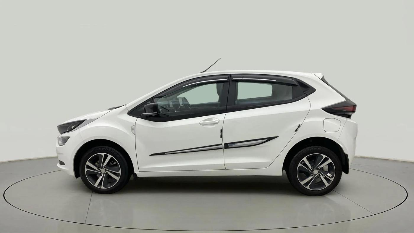 2024 Tata ALTROZ XZ PETROL, Petrol, Manual, 17,741 km, Left Side