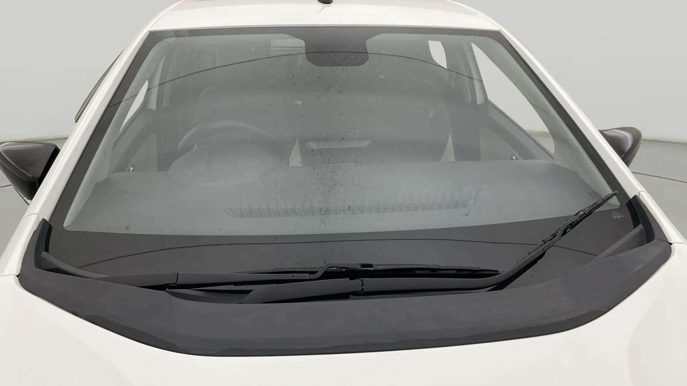 2024 Tata ALTROZ XZ PETROL, Petrol, Manual, 17,741 km, Front Windshield