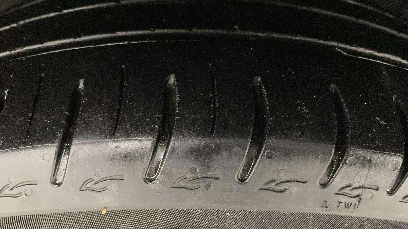 2024 Tata ALTROZ XZ PETROL, Petrol, Manual, 17,741 km, Left Front Tyre Tread
