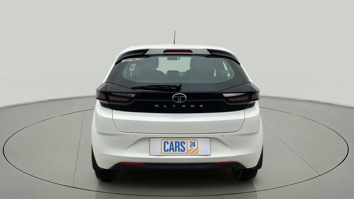 2024 Tata ALTROZ XZ PETROL, Petrol, Manual, 17,741 km, Back/Rear