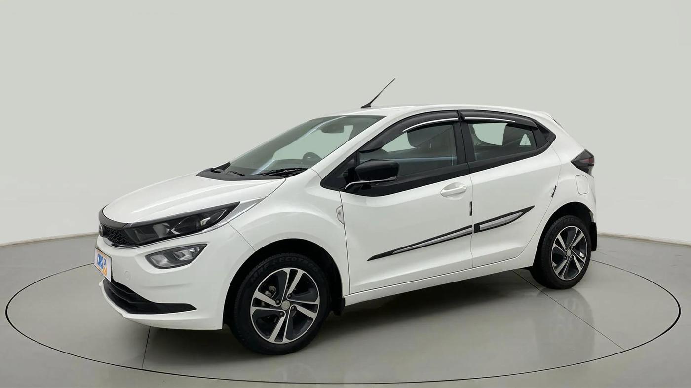2024 Tata ALTROZ XZ PETROL, Petrol, Manual, 17,741 km, Left Front Diagonal