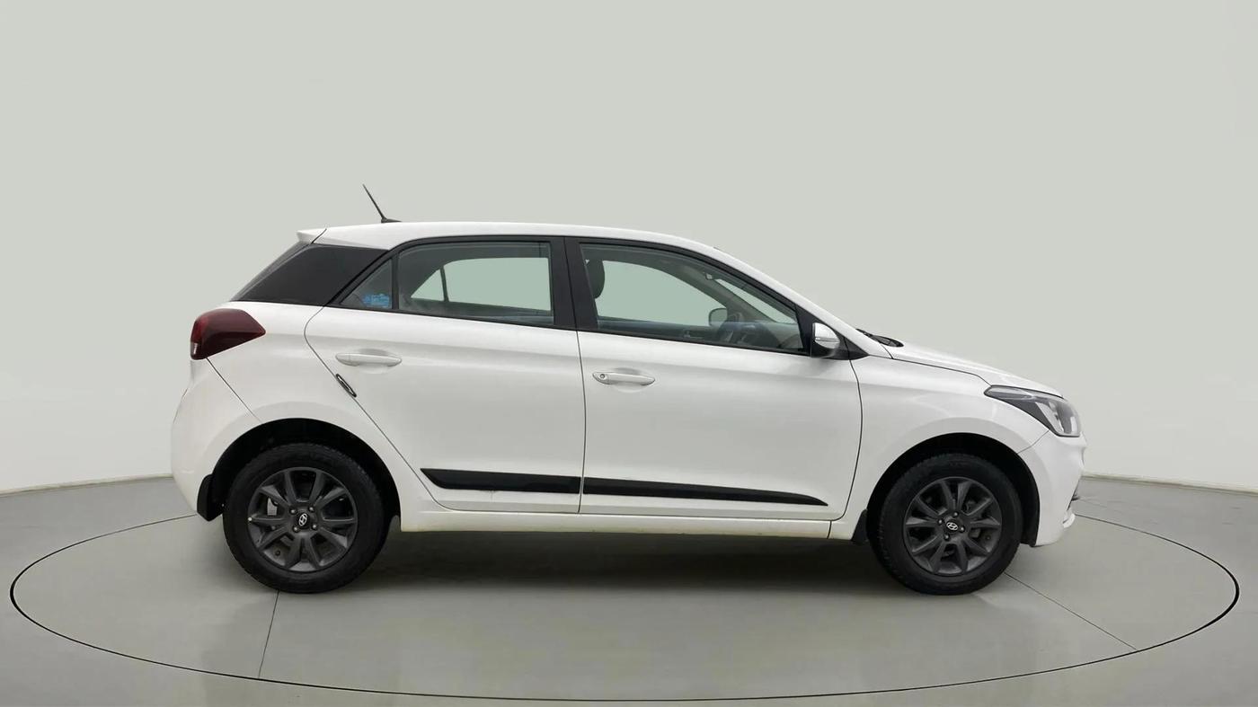 2019 Hyundai Elite i20 SPORTZ PLUS 1.2, Petrol, Manual, 24,950 km, Right Side View