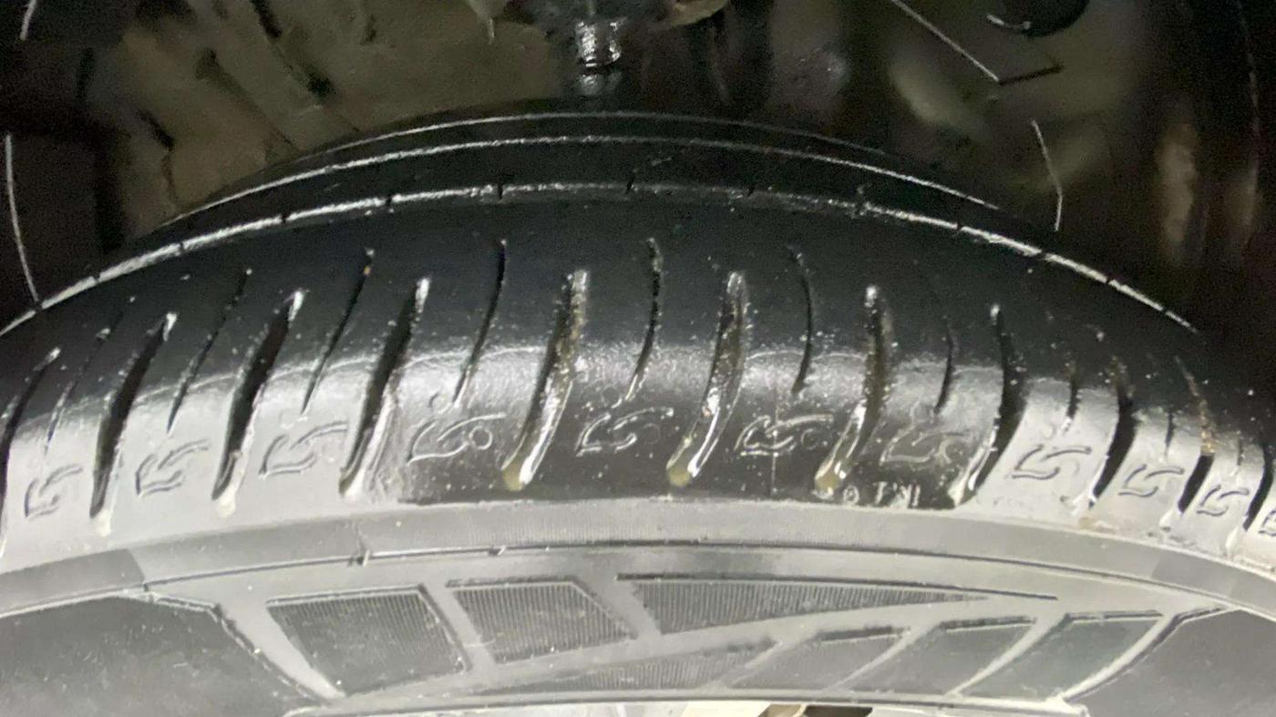 2022 KIA SONET HTX 1.5 AT, Diesel, Automatic, 43,394 km, Right Front Tyre Tread