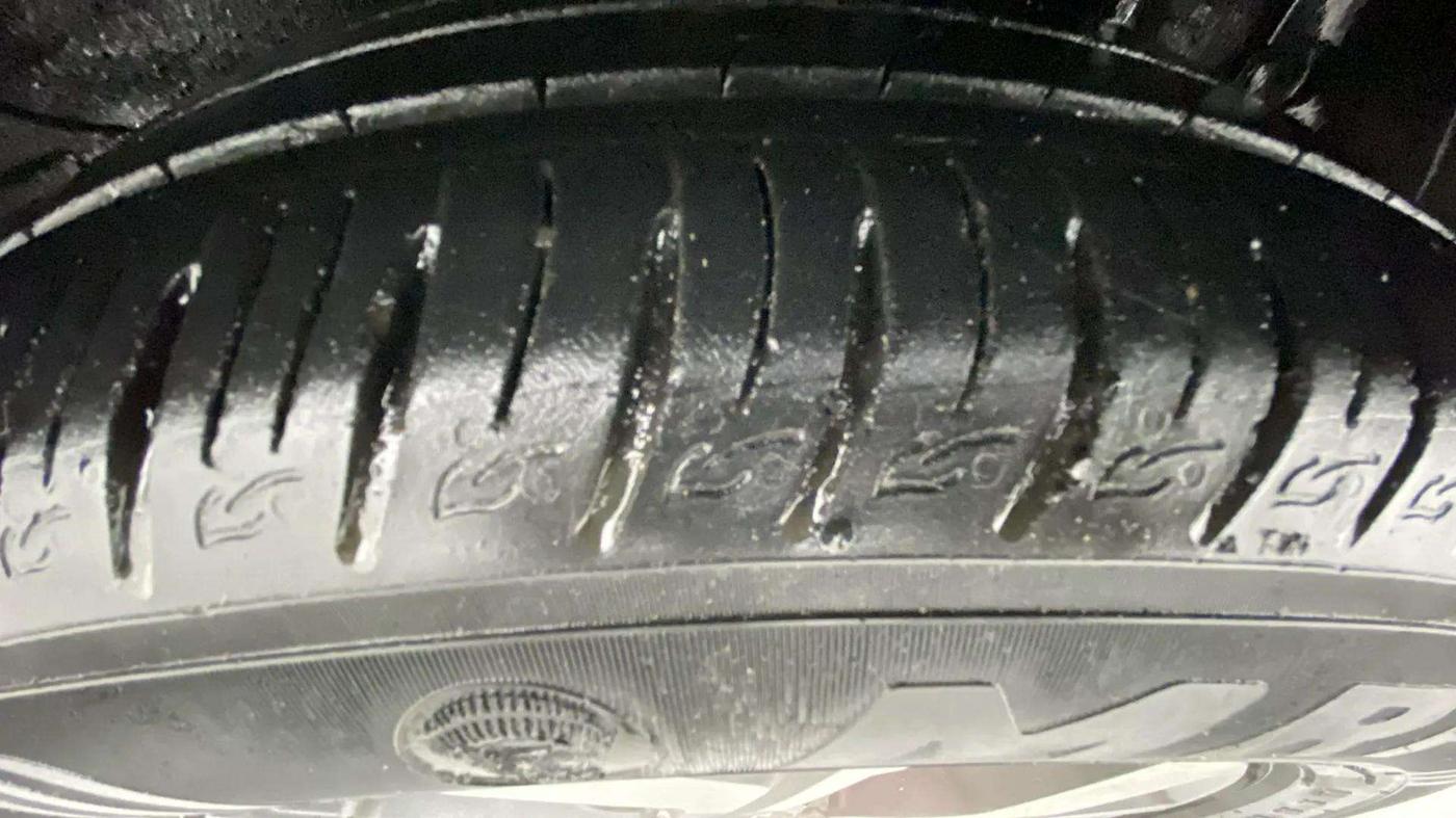 2022 KIA SONET HTX 1.5 AT, Diesel, Automatic, 43,394 km, Left Rear Tyre Tread