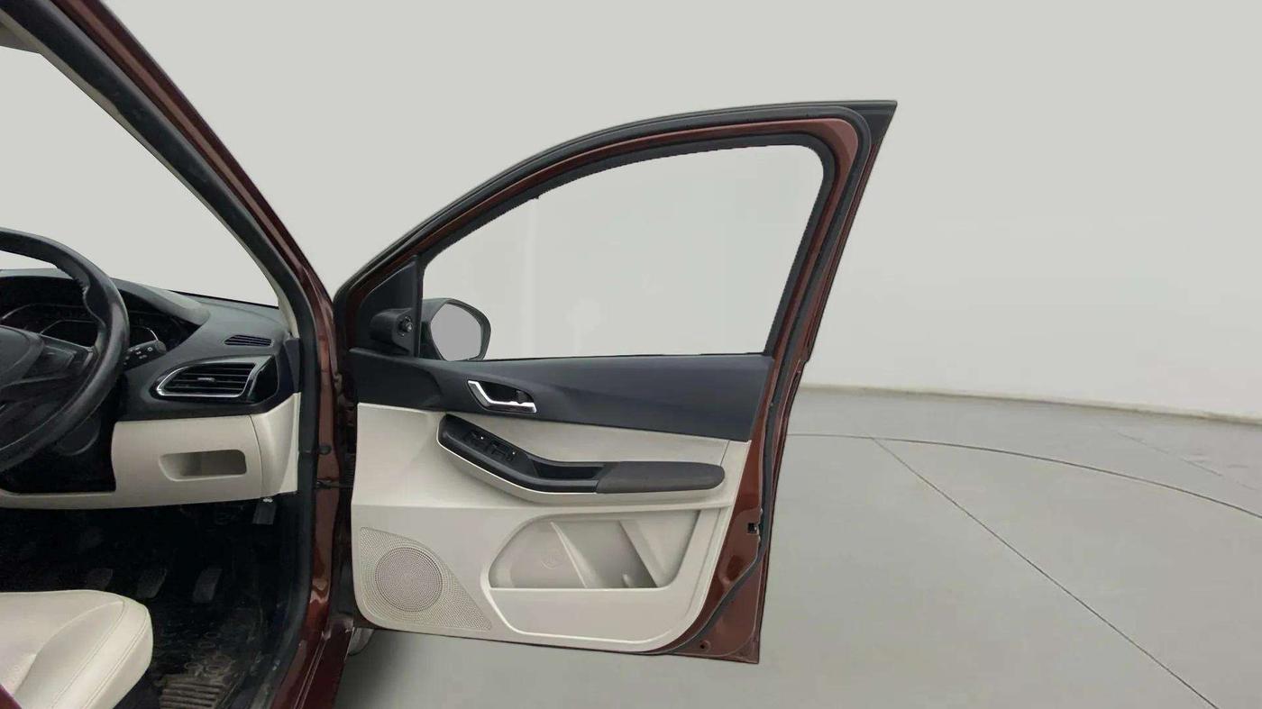 2023 Tata TIGOR XZ PLUS CNG, CNG, Manual, 11,100 km, RHS Front Door
