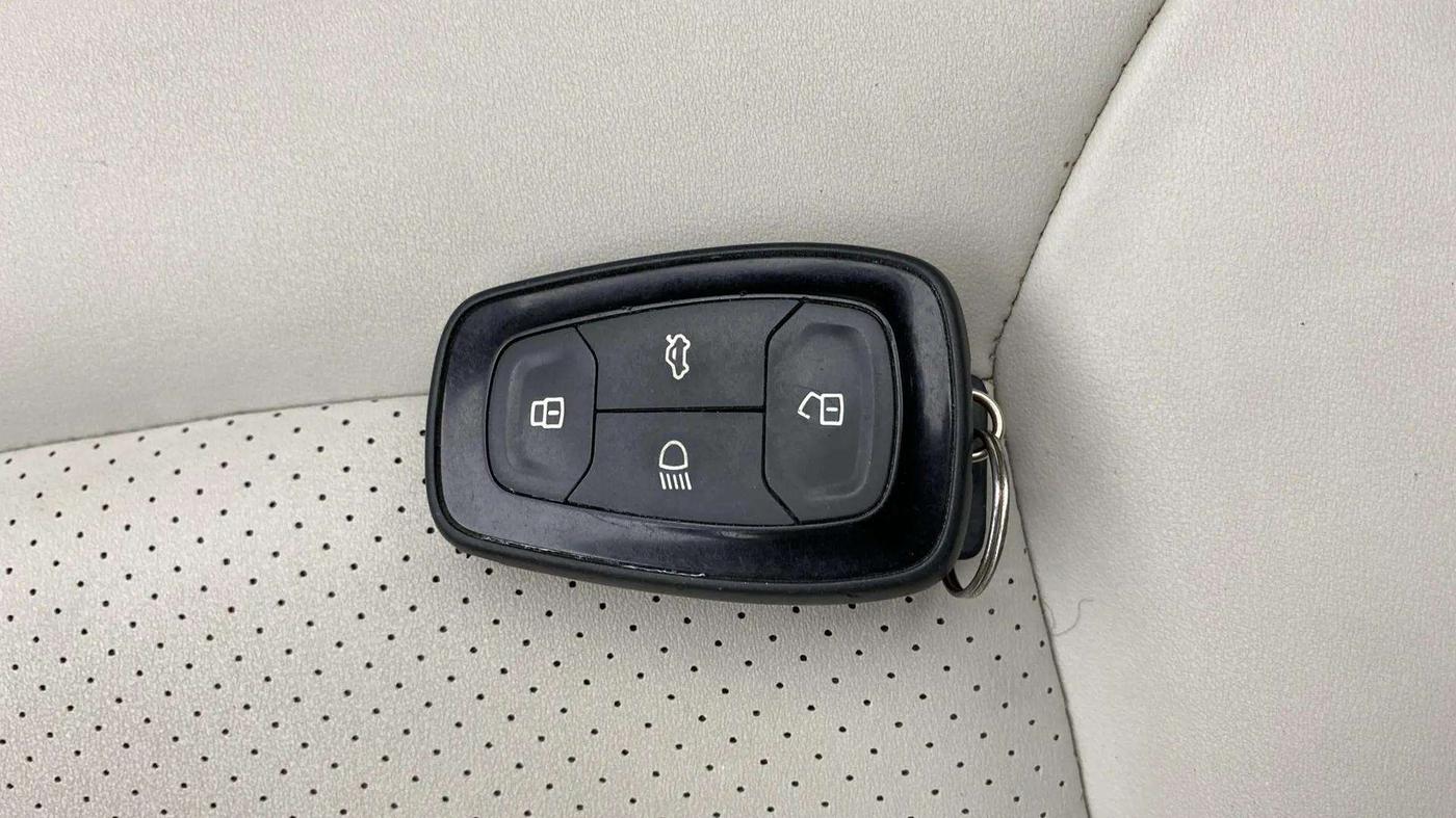 2023 Tata TIGOR XZ PLUS CNG, CNG, Manual, 11,100 km, Key Close Up