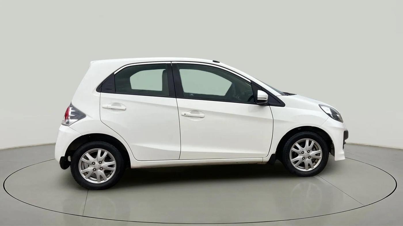 2015 Honda Brio VX MT, Petrol, Manual, 48,545 km, Right Side View
