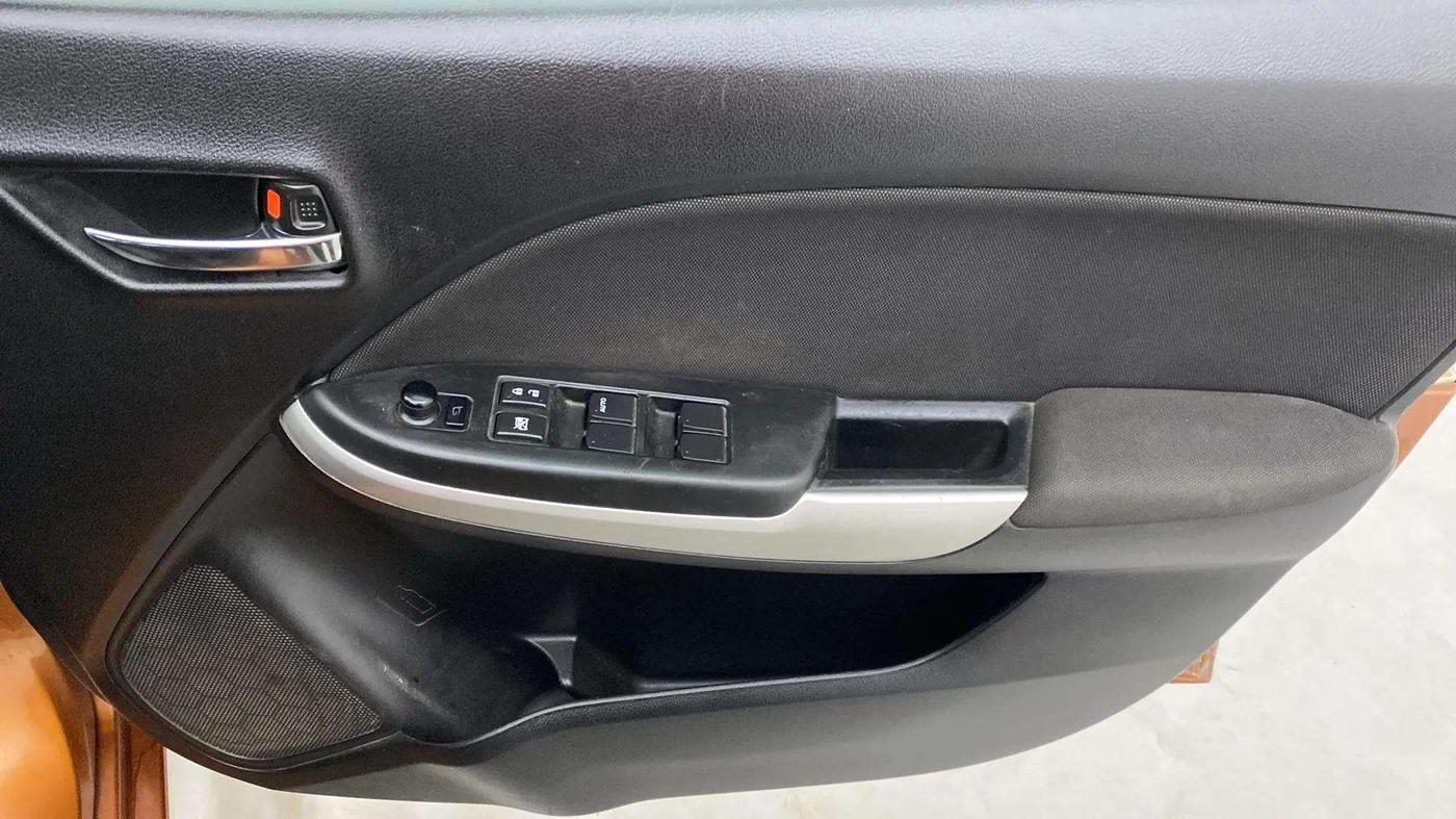 2017 Maruti Baleno ZETA CVT PETROL 1.2, Petrol, Automatic, 59,262 km, Driver Side Door Panels Control