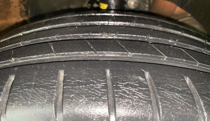 2017 Maruti Baleno ZETA CVT PETROL 1.2, Petrol, Automatic, 59,262 km, Right Front Tyre Tread
