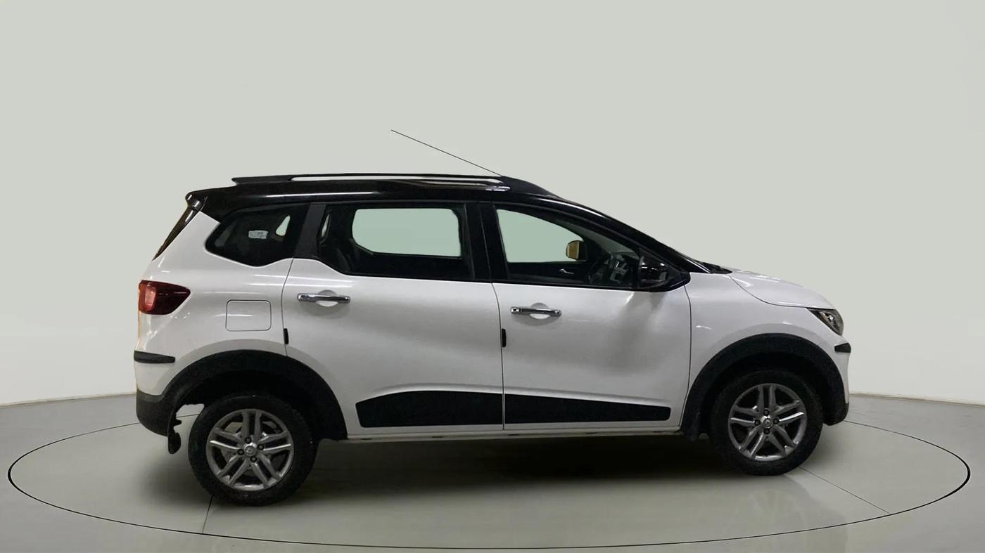 2023 Renault TRIBER RXZ, Petrol, Manual, 22,268 km, Right Side View
