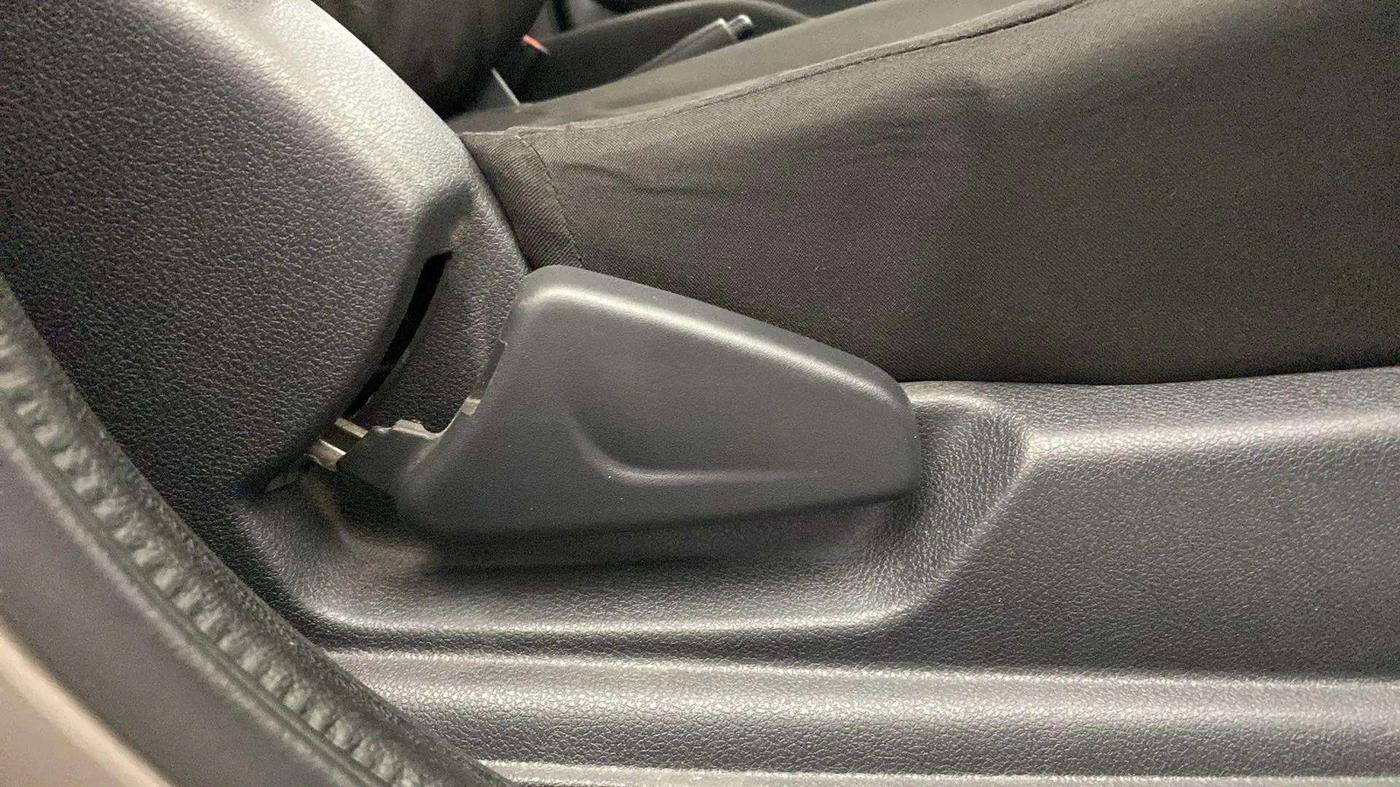 2016 Renault Kwid RXT 0.8, Petrol, Manual, 54,464 km, Driver Side Adjustment Panel