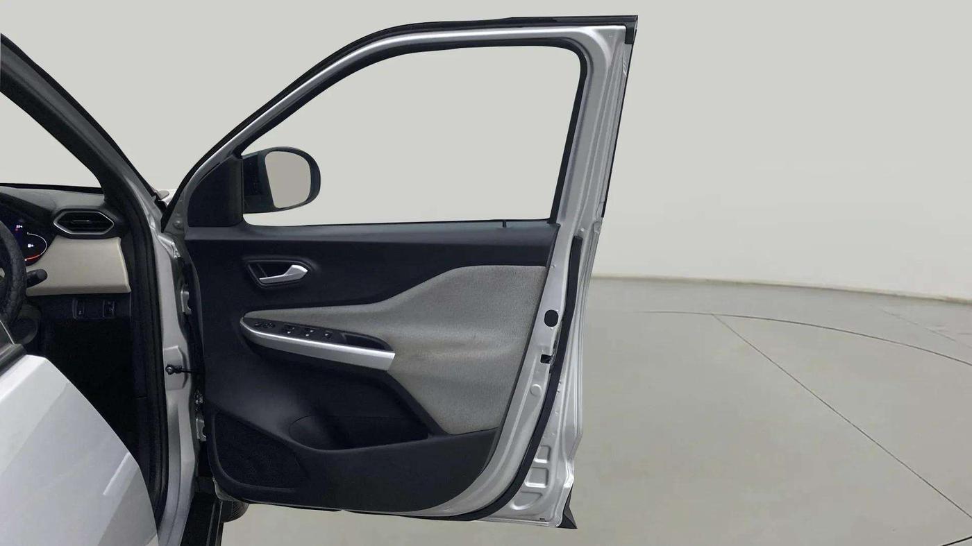 2022 Nissan MAGNITE XV TURBO CVT, Petrol, Automatic, 4,174 km, RHS Front Door
