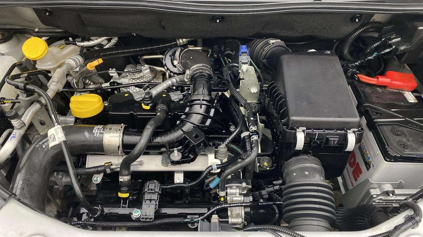 2022 Nissan MAGNITE XV TURBO CVT, Petrol, Automatic, 4,174 km, Engine View
