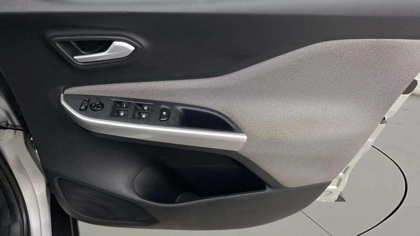 2022 Nissan MAGNITE XV TURBO CVT, Petrol, Automatic, 4,174 km, Driver Side Door Panels Control