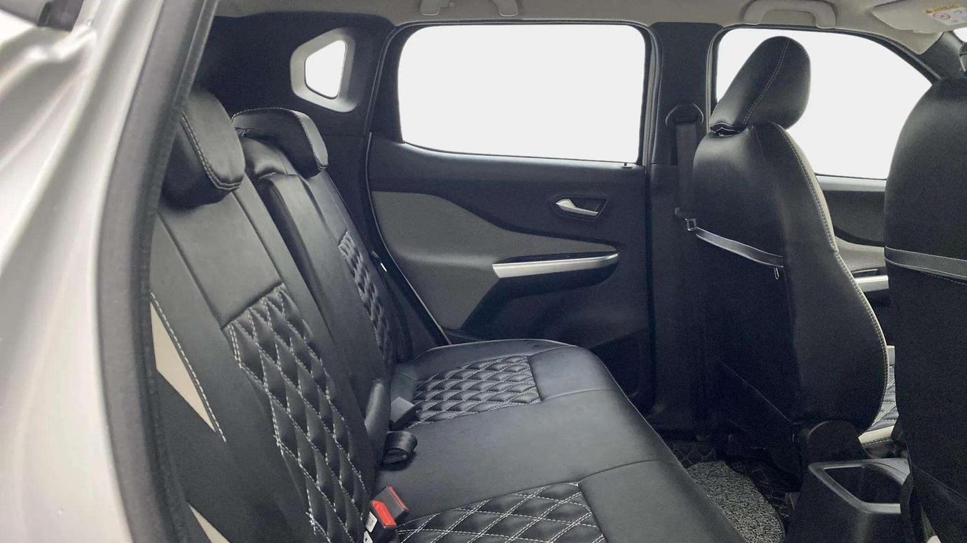 2022 Nissan MAGNITE XV TURBO CVT, Petrol, Automatic, 4,174 km, Right Side Rear Door Cabin