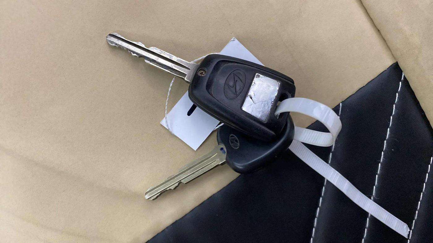 2014 Hyundai Eon SPORTZ, Petrol, Manual, 38,258 km, Key Close Up