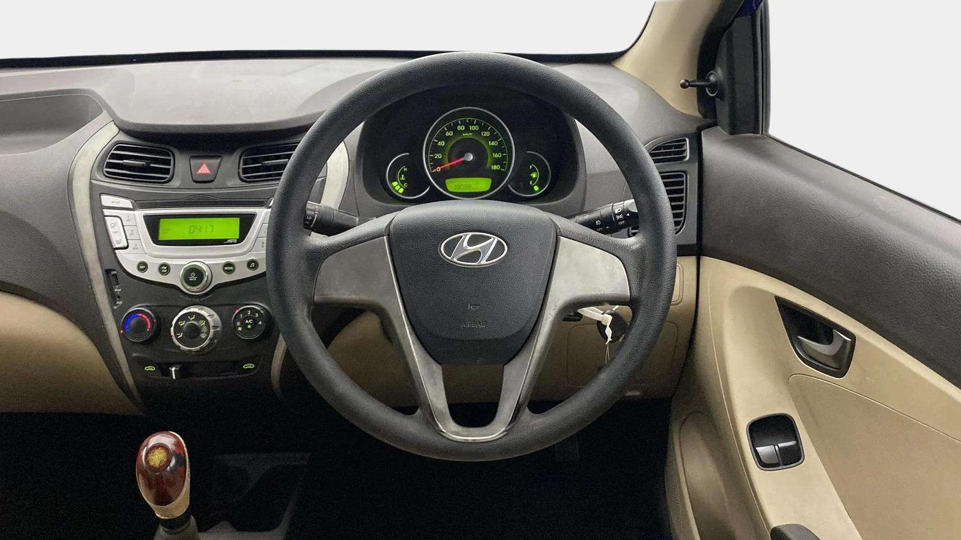 2014 Hyundai Eon SPORTZ, Petrol, Manual, 38,258 km, Steering Wheel Close Up