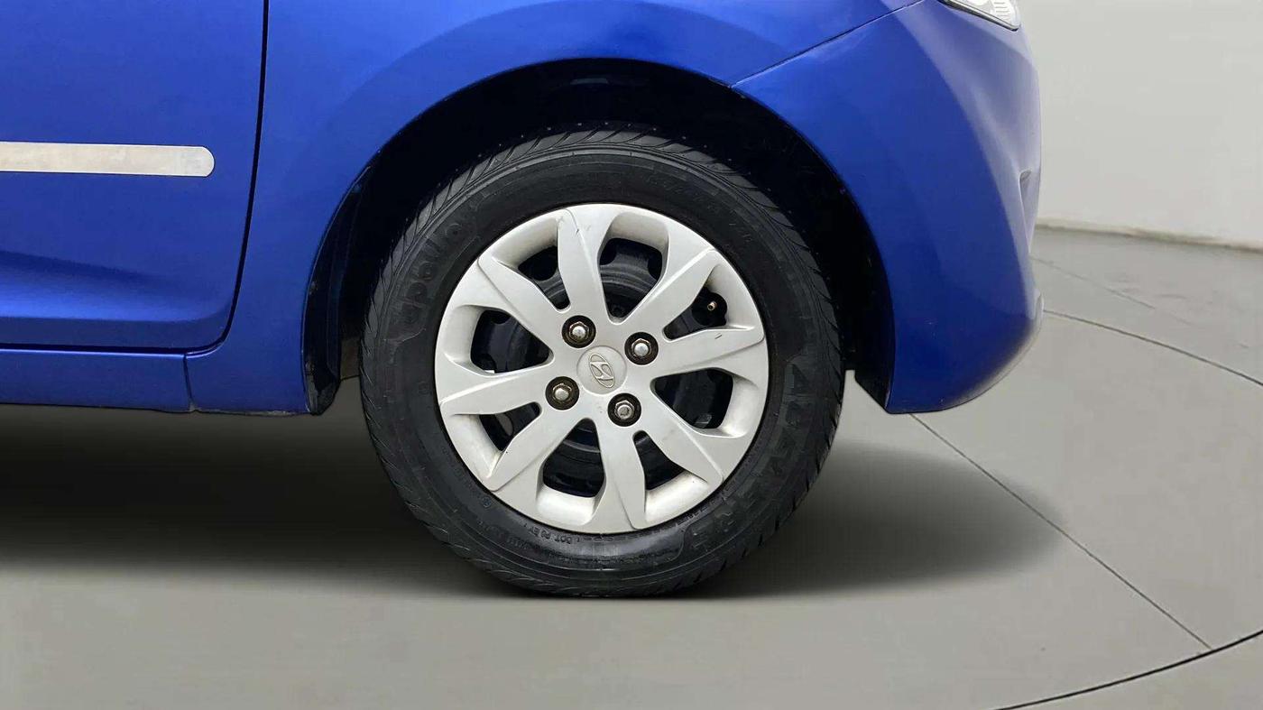 2014 Hyundai Eon SPORTZ, Petrol, Manual, 38,258 km, Right Front Wheel
