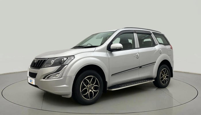 2017 Mahindra XUV500 W4, Diesel, Manual, 31,983 km, Left Front Diagonal