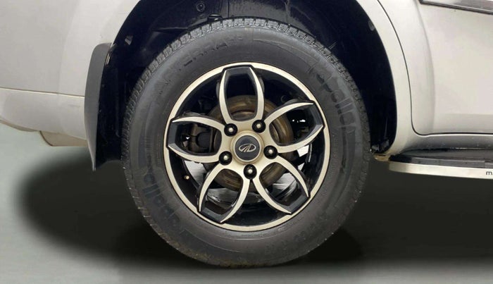 2017 Mahindra XUV500 W4, Diesel, Manual, 31,983 km, Right Rear Wheel