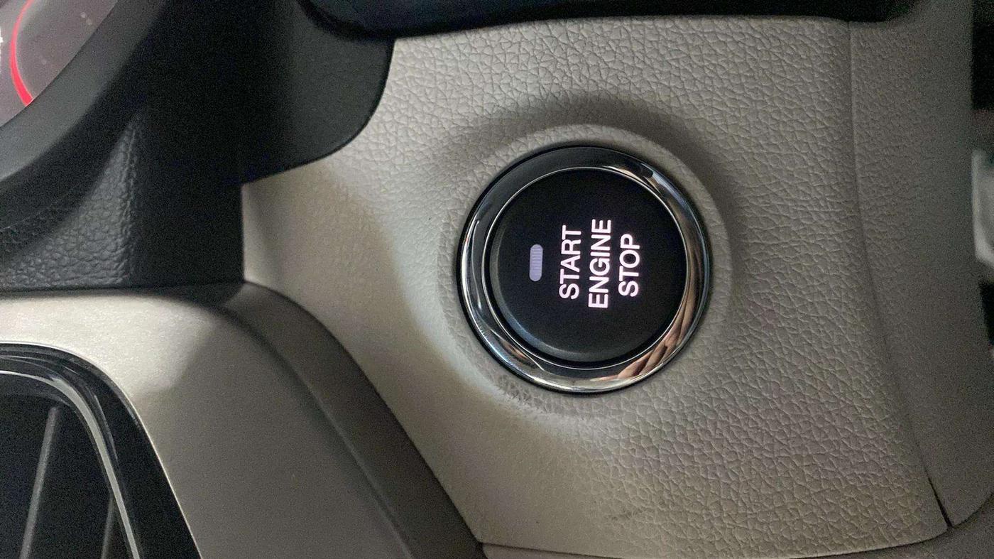 2020 Mahindra XUV300 W8 (O) 1.2 PETROL, Petrol, Manual, 48,103 km, Keyless Start/ Stop Button