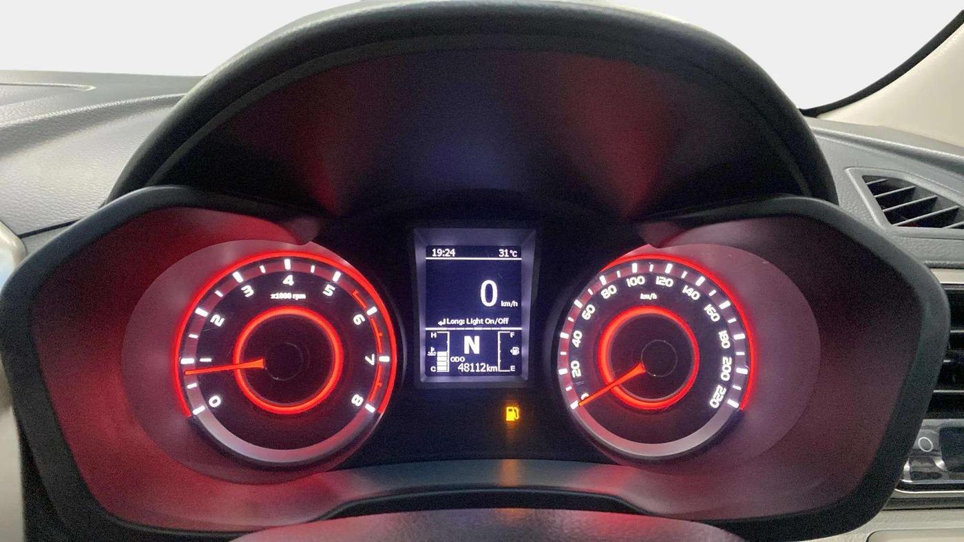 2020 Mahindra XUV300 W8 (O) 1.2 PETROL, Petrol, Manual, 48,103 km, Odometer Image
