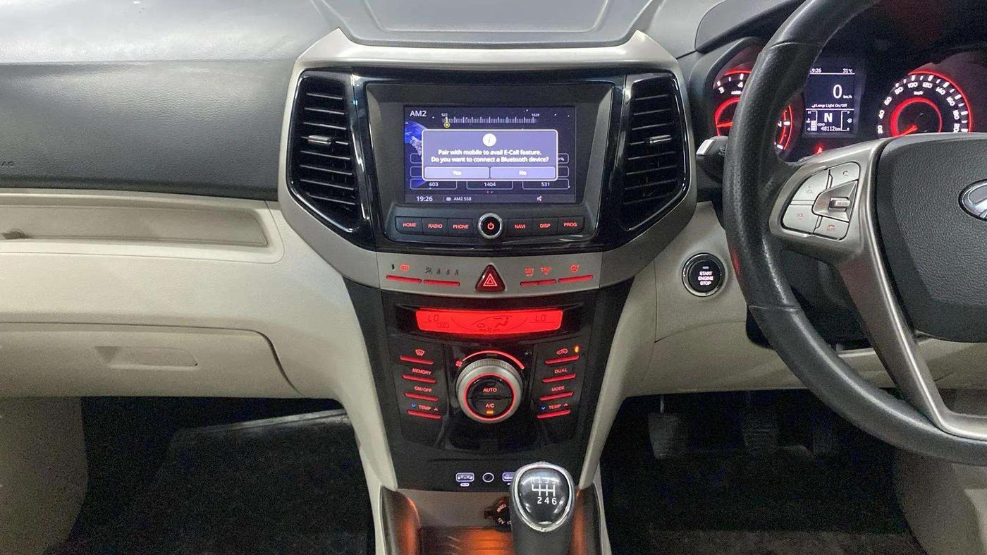 2020 Mahindra XUV300 W8 (O) 1.2 PETROL, Petrol, Manual, 48,103 km, Air Conditioner