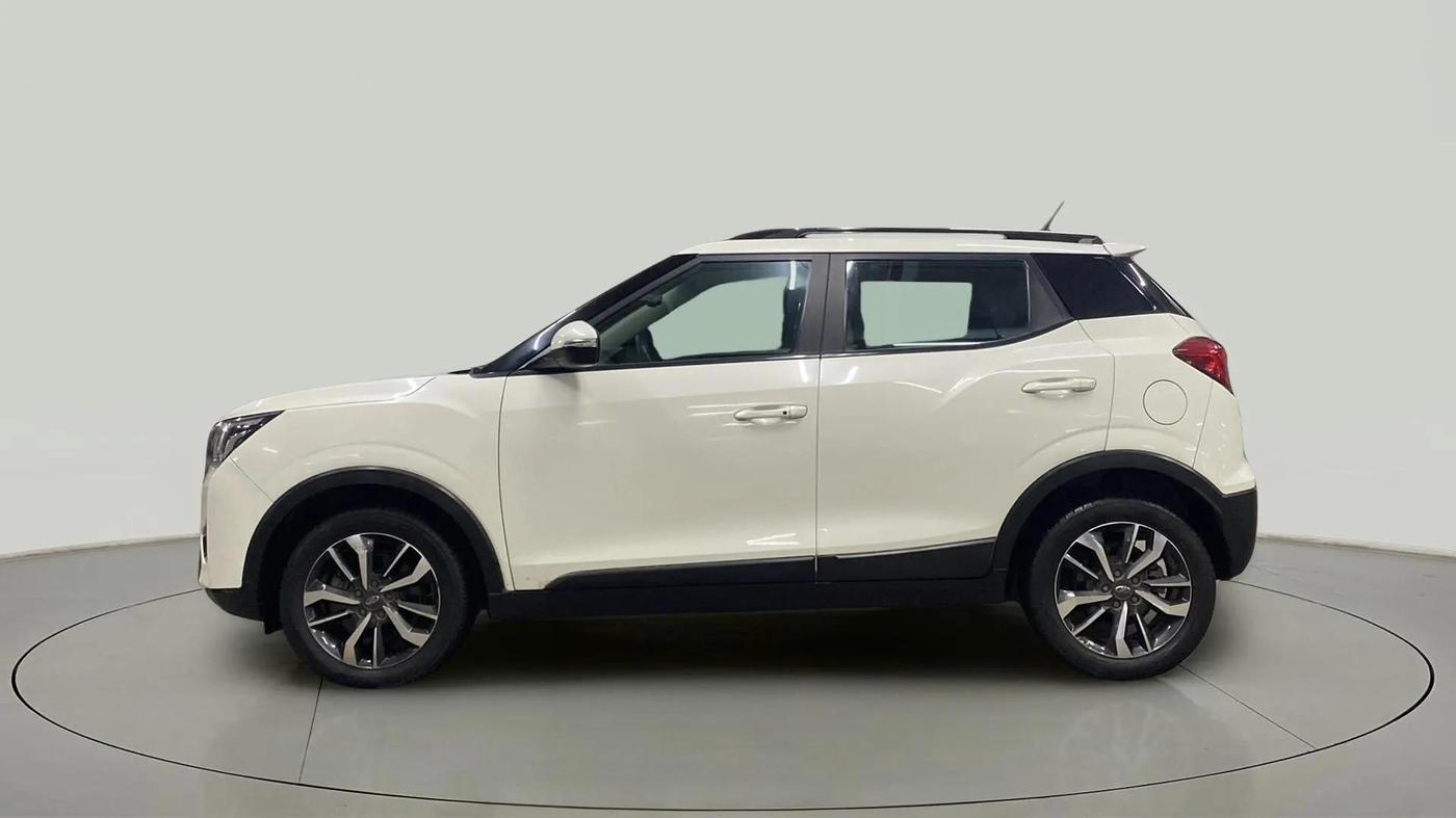 2020 Mahindra XUV300 W8 (O) 1.2 PETROL, Petrol, Manual, 48,103 km, Left Side