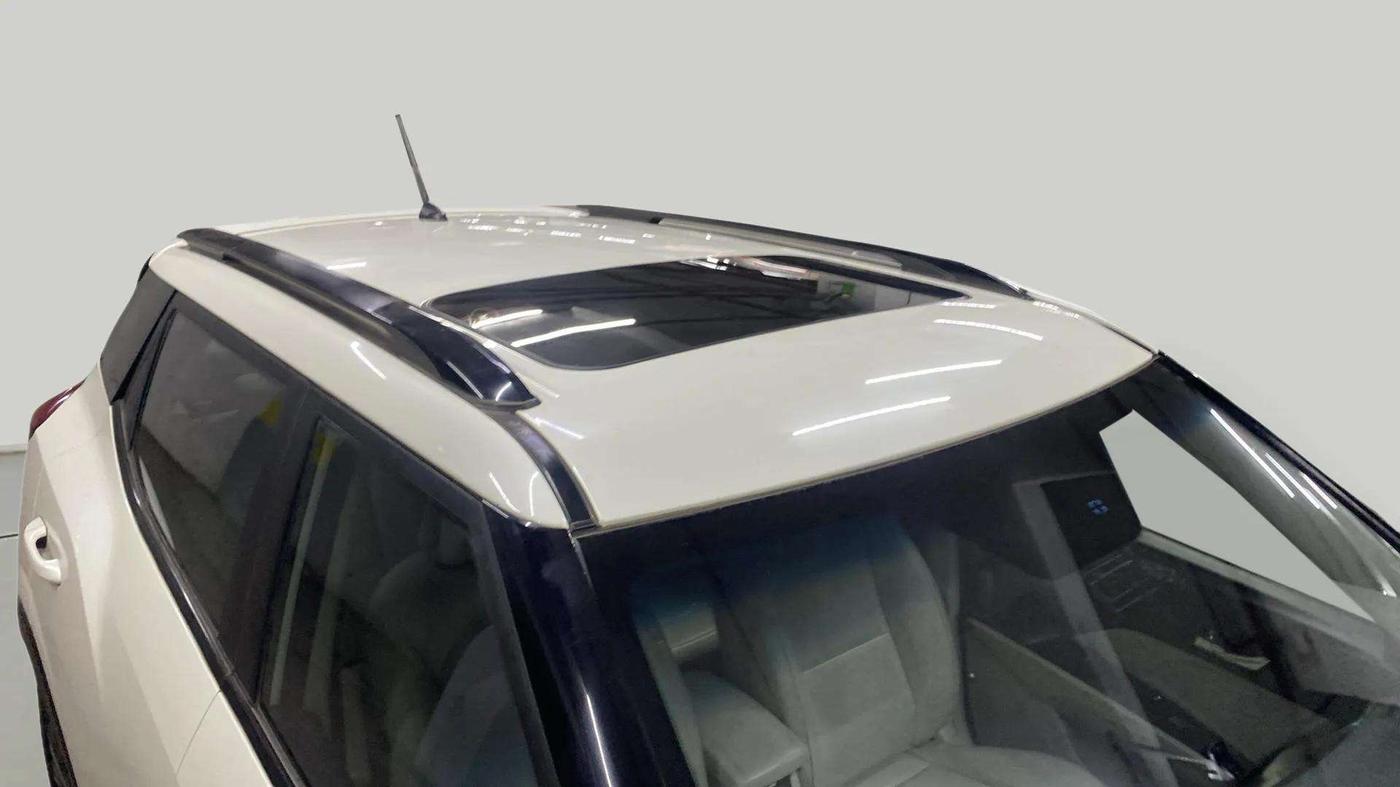 2020 Mahindra XUV300 W8 (O) 1.2 PETROL, Petrol, Manual, 48,103 km, Roof