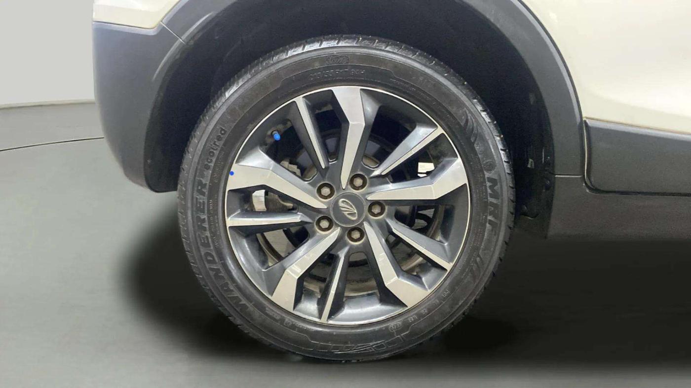 2020 Mahindra XUV300 W8 (O) 1.2 PETROL, Petrol, Manual, 48,103 km, Right Rear Wheel