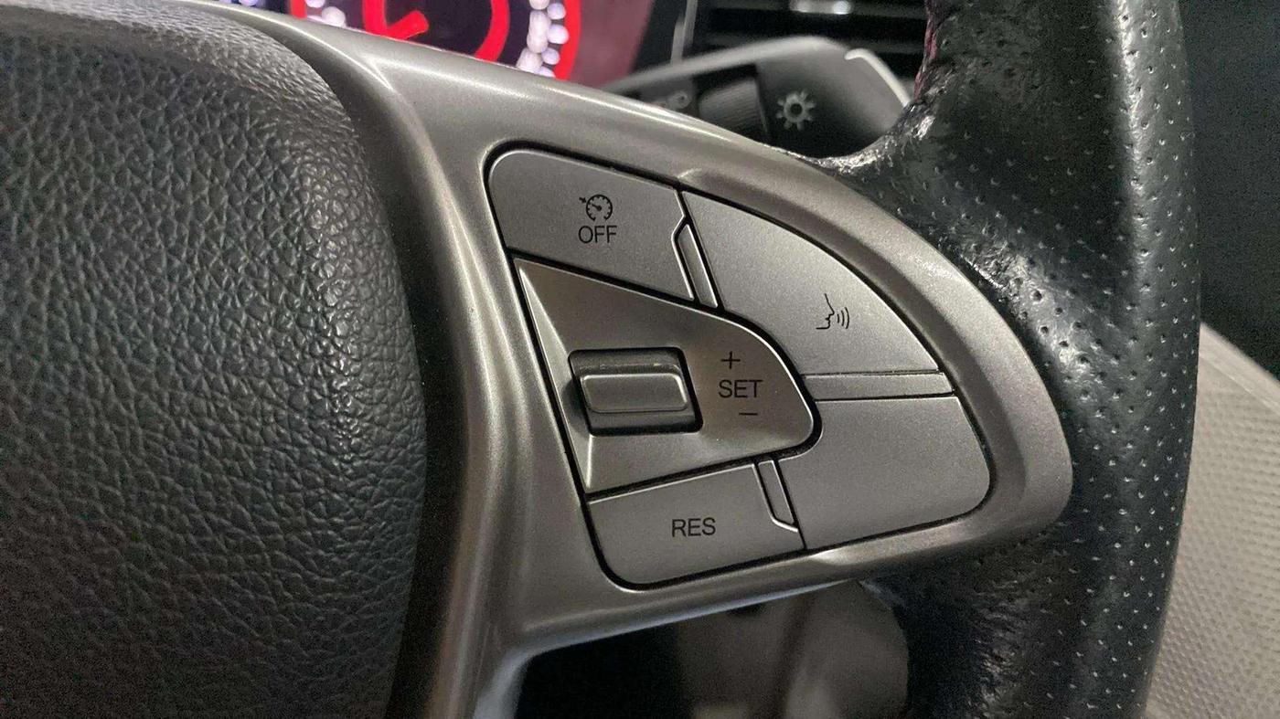 2020 Mahindra XUV300 W8 (O) 1.2 PETROL, Petrol, Manual, 48,103 km, Adaptive Cruise Control