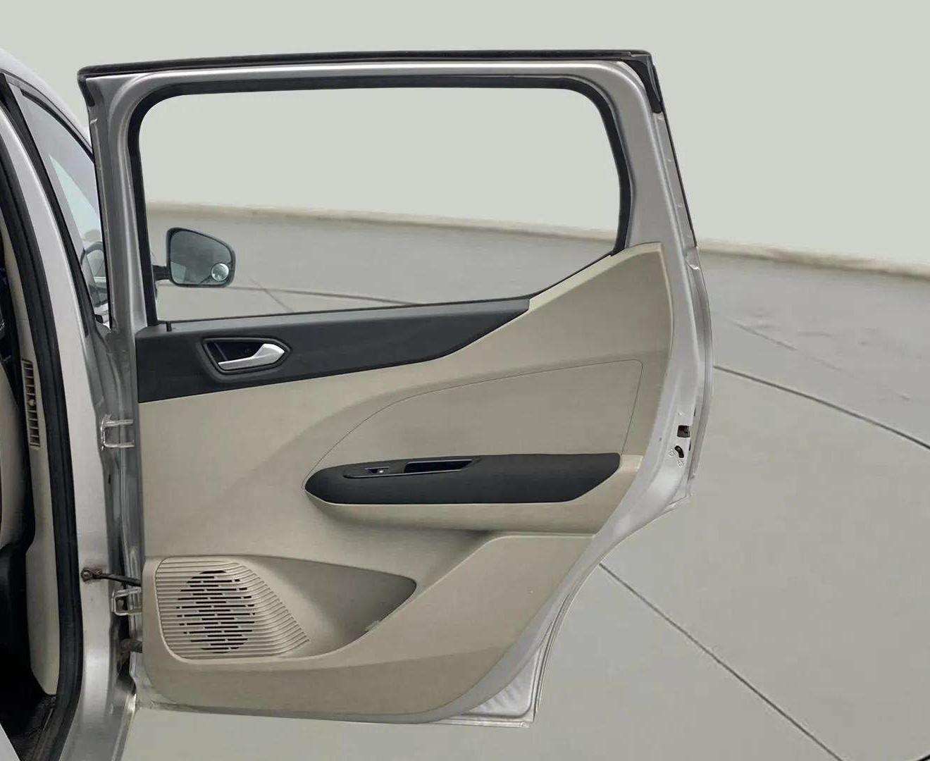 2020 Renault TRIBER RXZ AMT, Petrol, Automatic, 36,125 km, RHS Rear Door
