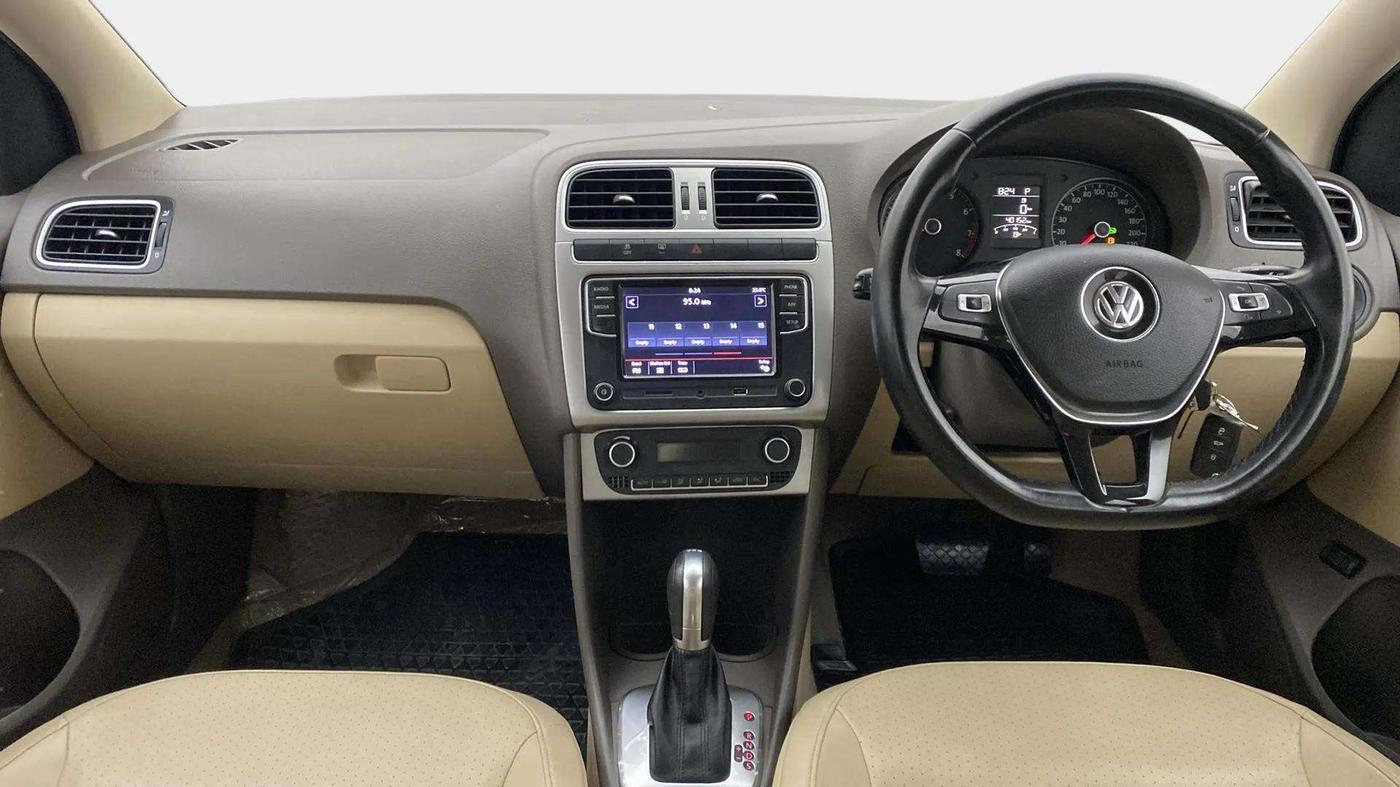2017 Volkswagen Vento HIGHLINE PETROL AT, Petrol, Automatic, 40,115 km, Dashboard