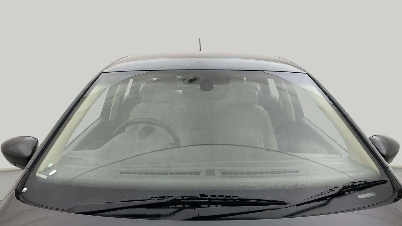 2017 Volkswagen Vento HIGHLINE PETROL AT, Petrol, Automatic, 40,115 km, Front Windshield