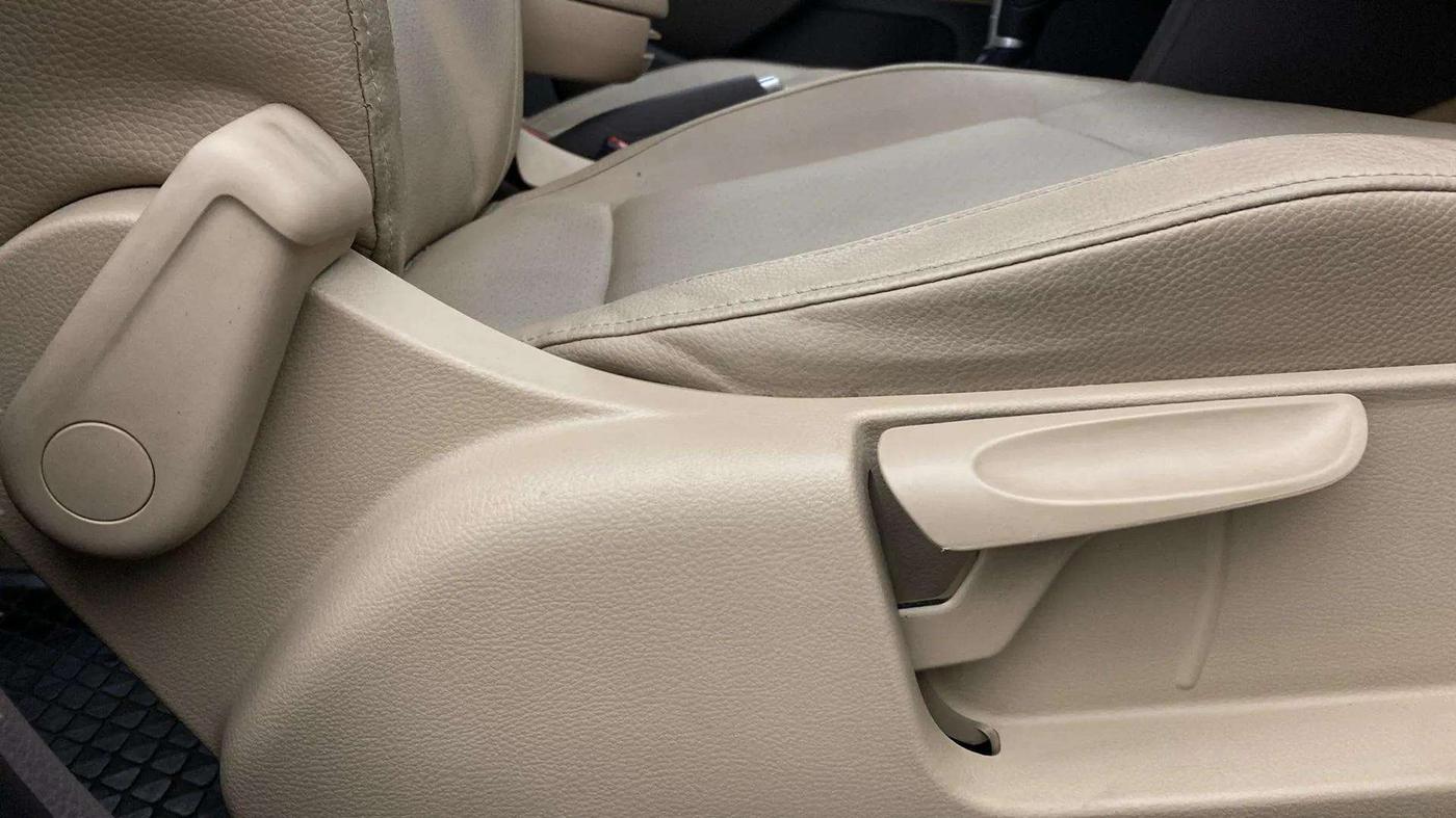 2017 Volkswagen Vento HIGHLINE PETROL AT, Petrol, Automatic, 40,115 km, Driver Side Adjustment Panel