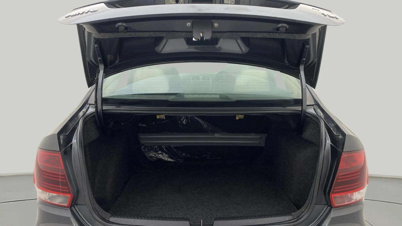 2017 Volkswagen Vento HIGHLINE PETROL AT, Petrol, Automatic, 40,115 km, Boot Door Open